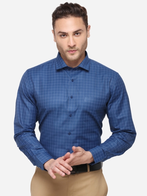 

Greenfibre Men Blue & White Regular Fit Checked Formal Shirt