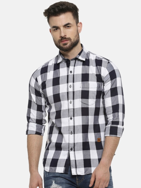 

Campus Sutra Men White & Black Regular Fit Checked Casual Shirt