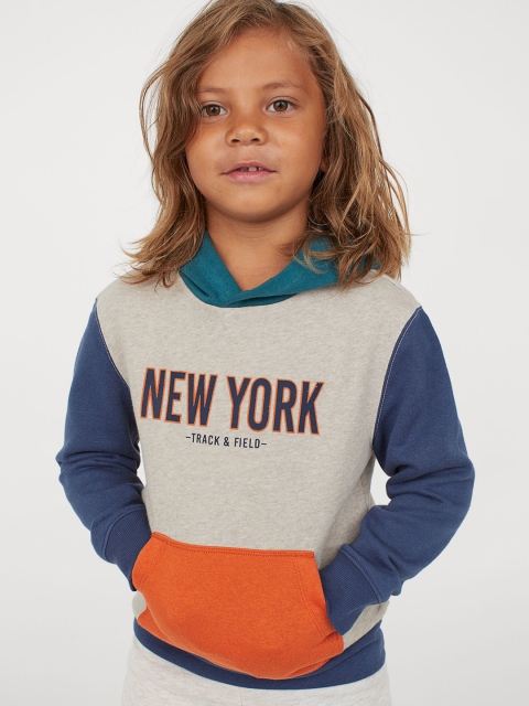

H&M Boys Grey & Orange Colourblocked Printed Hoodie