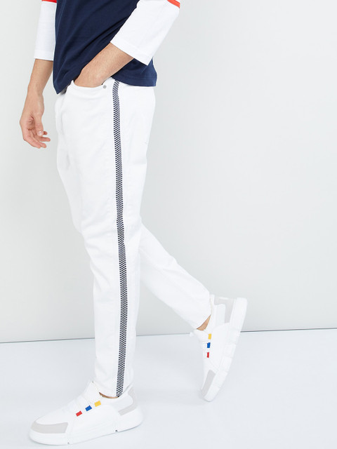 

max Men White Slim Fit Mid-Rise Clean Look Stretchable Jeans