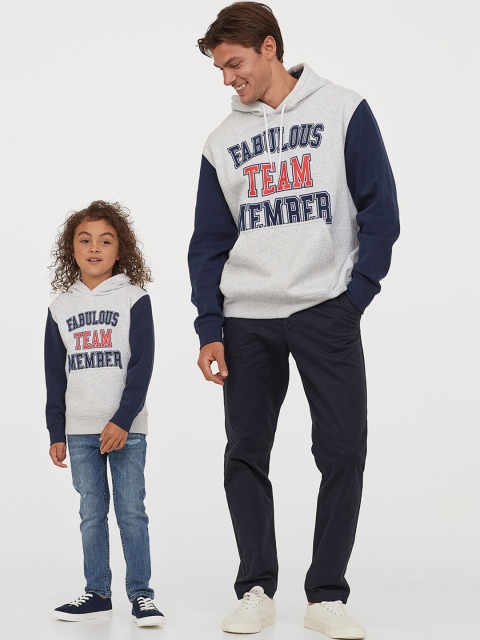

H&M Men Grey Melange & Navy Blue Printed Flock-Print Hoodie