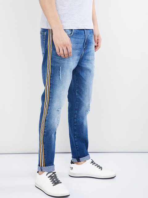 

max Men Blue Tapered Fit Mid-Rise Low Distress Stretchable Jeans With Side Stripes