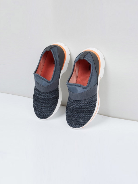 

max Girls Grey Textured Slip-On Sneakers