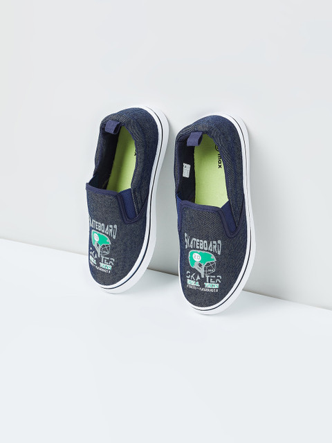 

max Boys Navy Blue Slip-On Sneakers