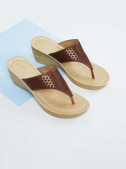 

max Women Brown Solid Laser Cut Heels