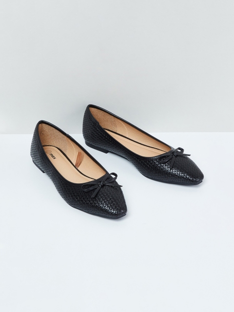 

max Women Black Woven Design Ballerinas