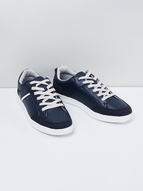 

max Men Navy Blue Solid Sneakers