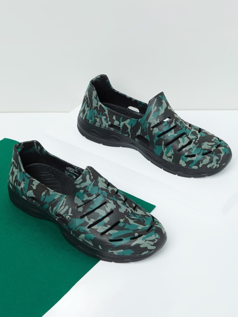 

max Men Olive Green Printed Slip-Ons