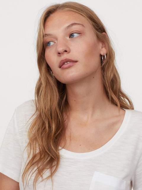 

H&M Women White Low-Necked T-shirt