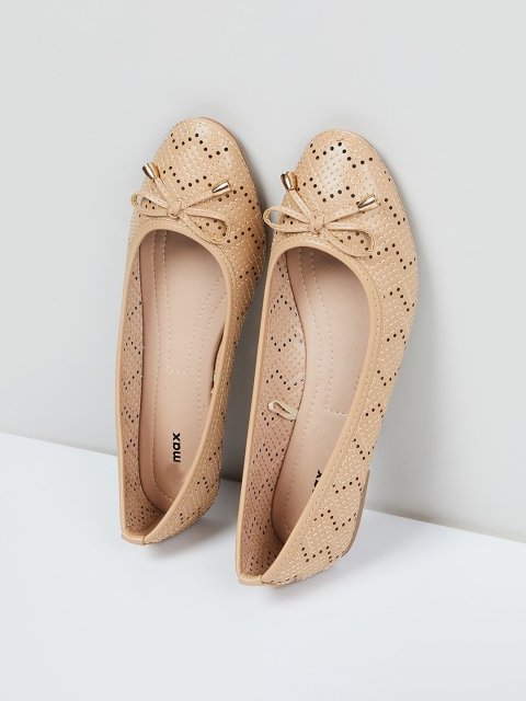 

max Women Beige Textured Ballerinas