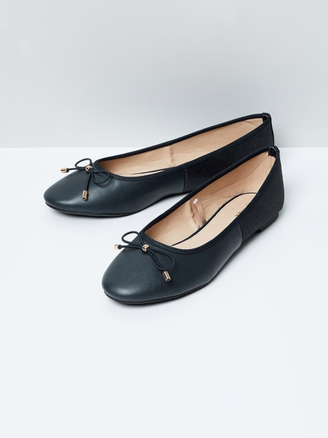 

max Women Navy Blue Solid Ballerinas