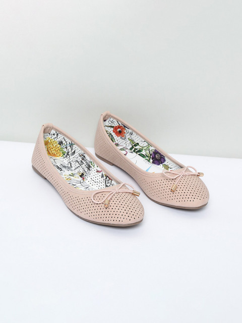 

max Women Pink Solid Ballerinas