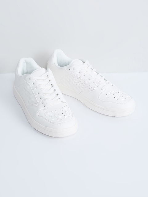 

max Men White Sneakers