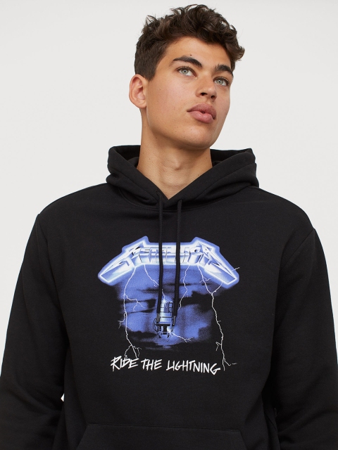 

H&M Men Black & Blue Metallica Print Hoodie