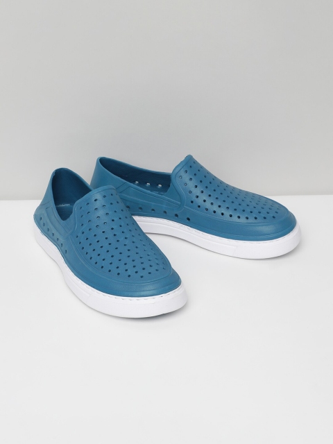 

max Men Blue Perforations Slip-On Sneakers