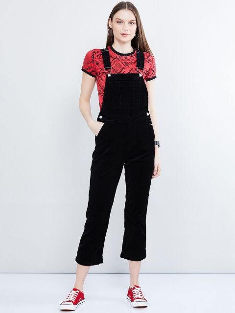 

max Women Black Solid Dungarees