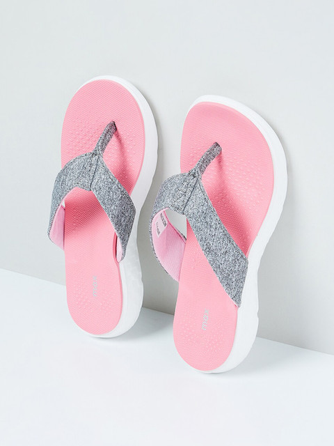 

max Women Pink & Grey Solid Thong Flip-Flops