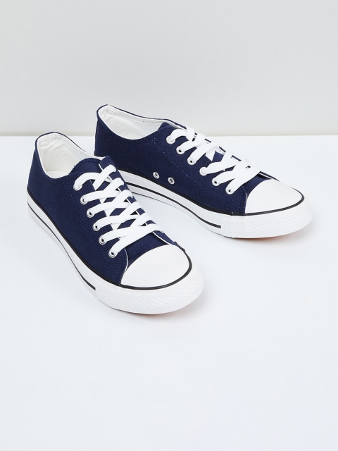 

max Men Navy Blue Solid Sneakers