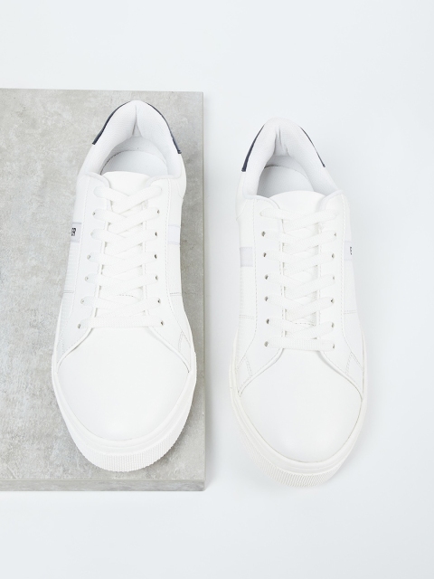 

max Men White Sneakers