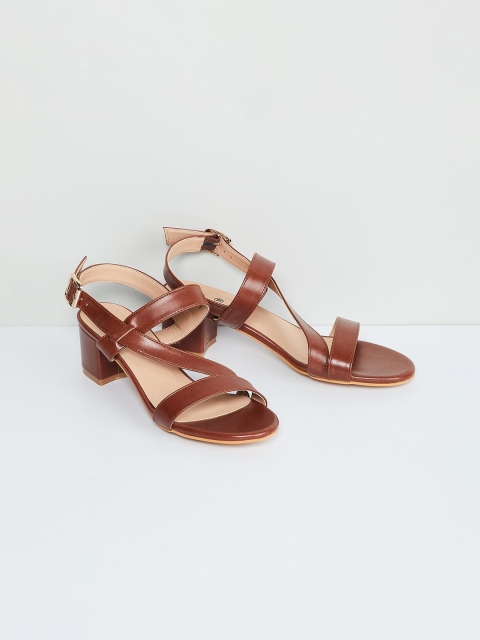 

max Women Brown Solid Heels