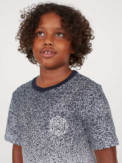 

H&M Boys White & Navy Blue Printed T-shirt
