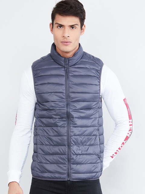 

max Men Grey Solid Puffer Jacket