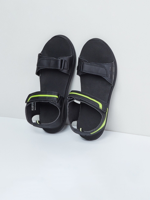 max Men Black Solid Sports Sandals