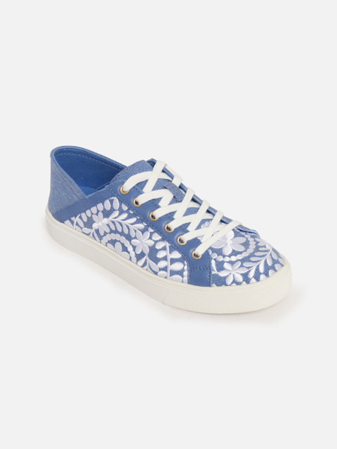 

ALDO Women Blue & White Woven Design Sneakers