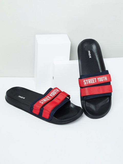 

max Men Red Printed Sliders