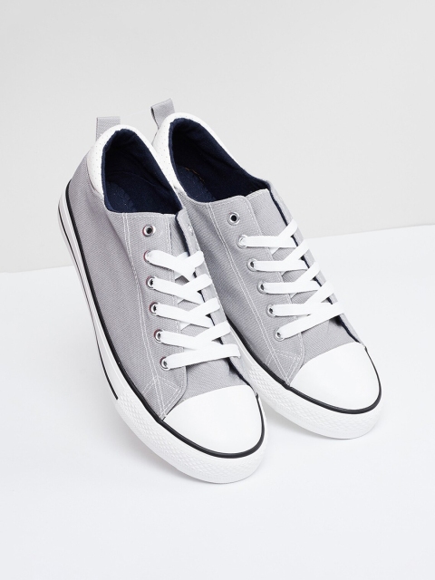 

max Men Grey Colourblocked Sneakers