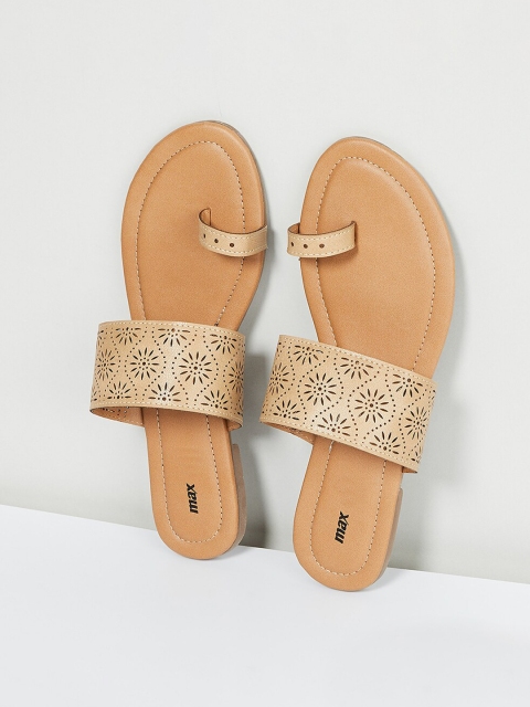 

max Women Beige Textured PU One Toe Flats