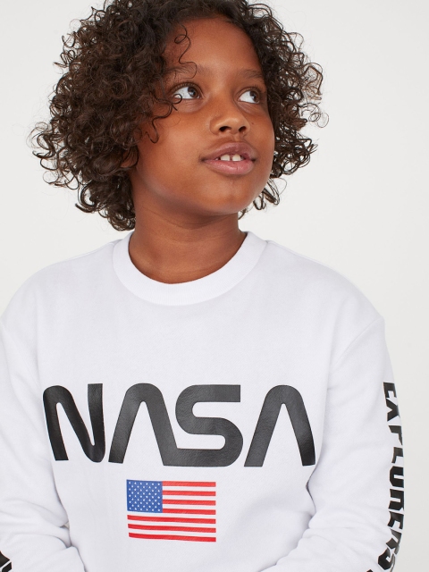 

H&M Boys White Printed Sweatshirt