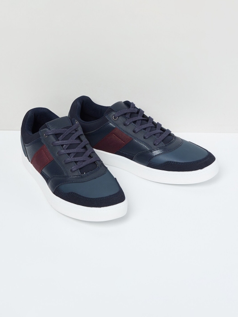 

max Men Navy Blue Sneakers