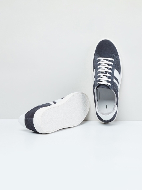 

max Men Navy Blue Sneakers
