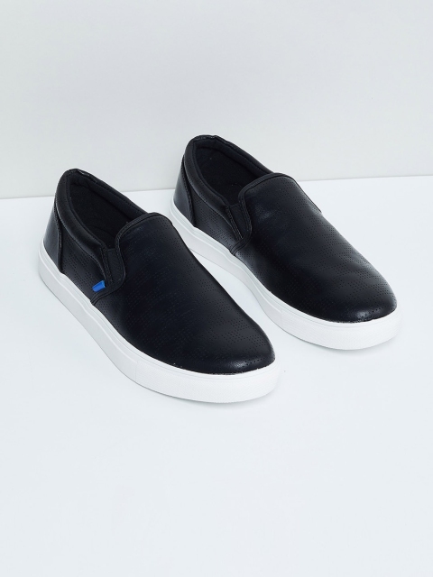 

max Men Black Slip-On Sneakers