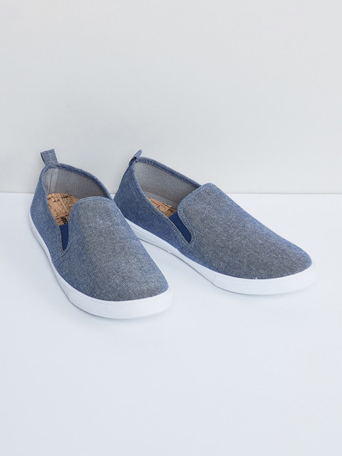 

max Men Blue Slip-On Denim Sneakers