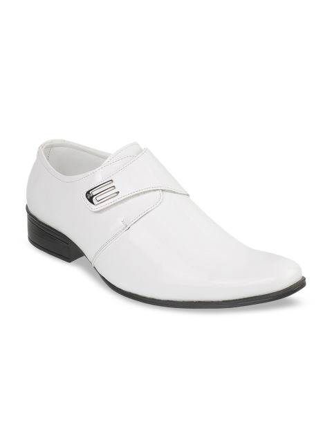 

Mochi Men White Solid Leather Formal Derbys