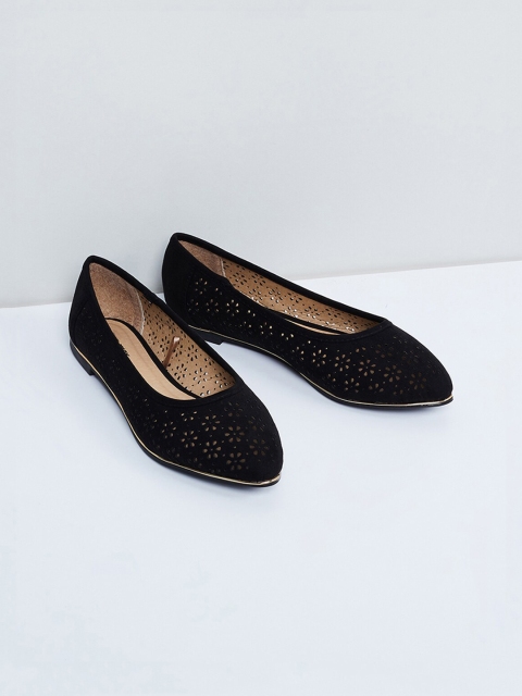

max Women Black Solid Ballerinas