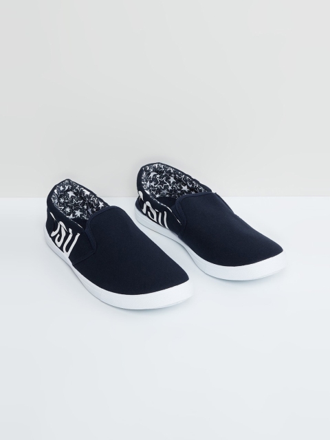 

max Men Navy Blue Printed Slip-On Sneakers
