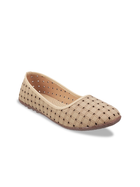 

Mochi Women Beige Textured Ballerinas