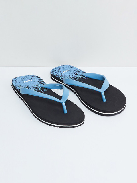 

max Men Blue & Black Printed Thong Flip-Flops