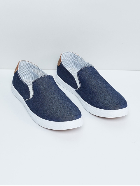 

max Men Navy Blue Slip-On Sneakers