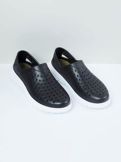 

max Men Black Textured Slip-On Sneakers