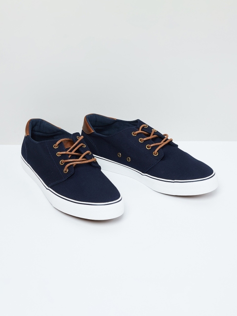 

max Men Navy Blue Casual Sneakers