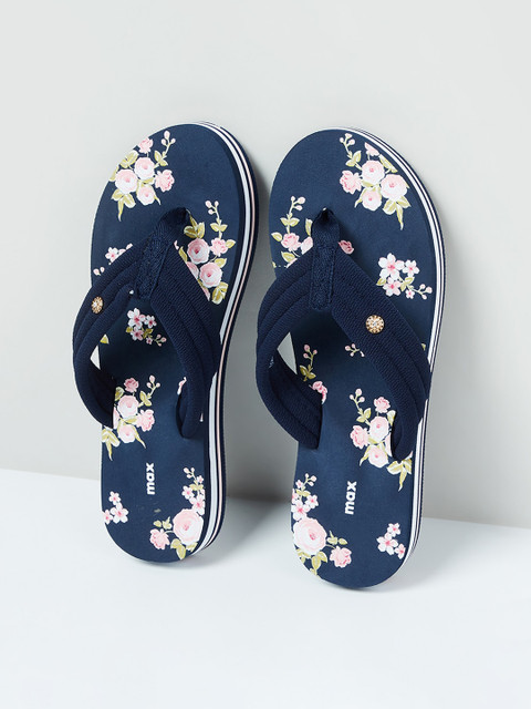 

max Women Navy Blue & White Floral Printed Thong Flip-Flops