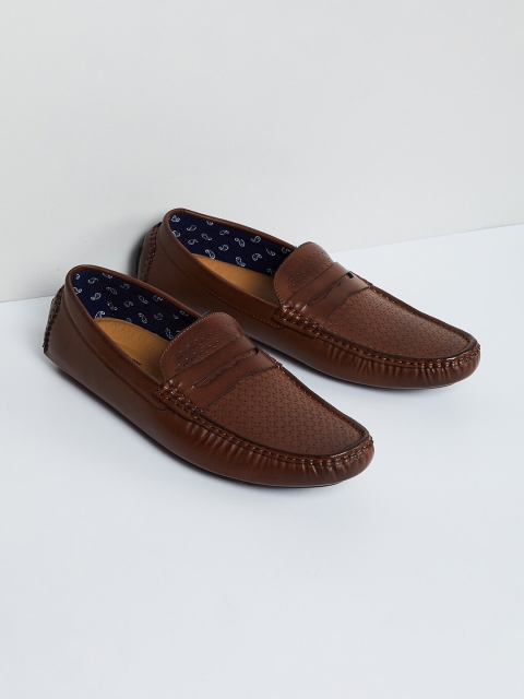 

max Men Brown Driving Shoes