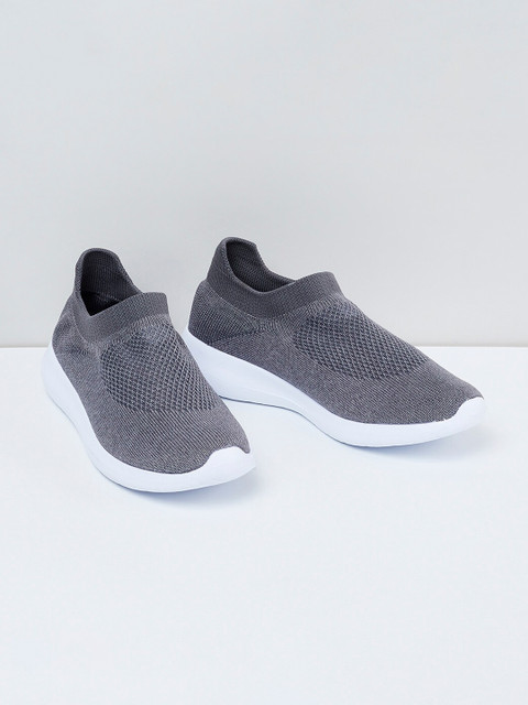 

max Men Grey Slip-On Sneakers