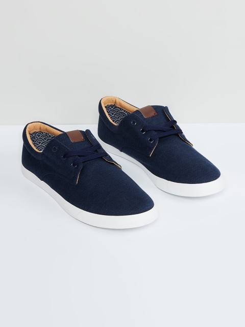 

max Men Navy Blue Solid Derbys