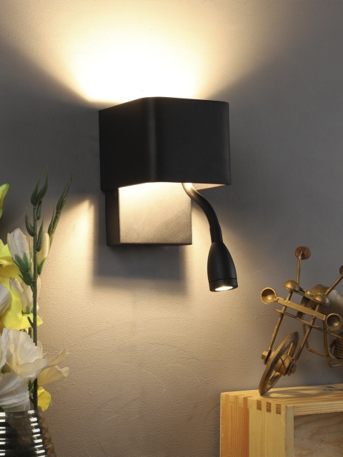 

LUXSUN Black & Black Solid Traditional Wall Lamp with Shade