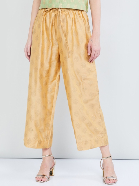 

max Women Beige Regular Fit Printed Trousers
